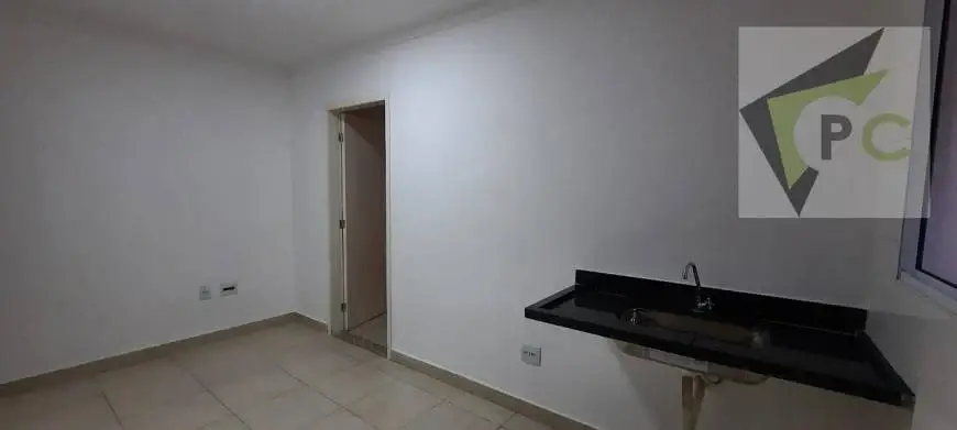 Foto 1 de Apartamento com 1 Quarto para alugar, 30m² em Vila Albertina, São Paulo