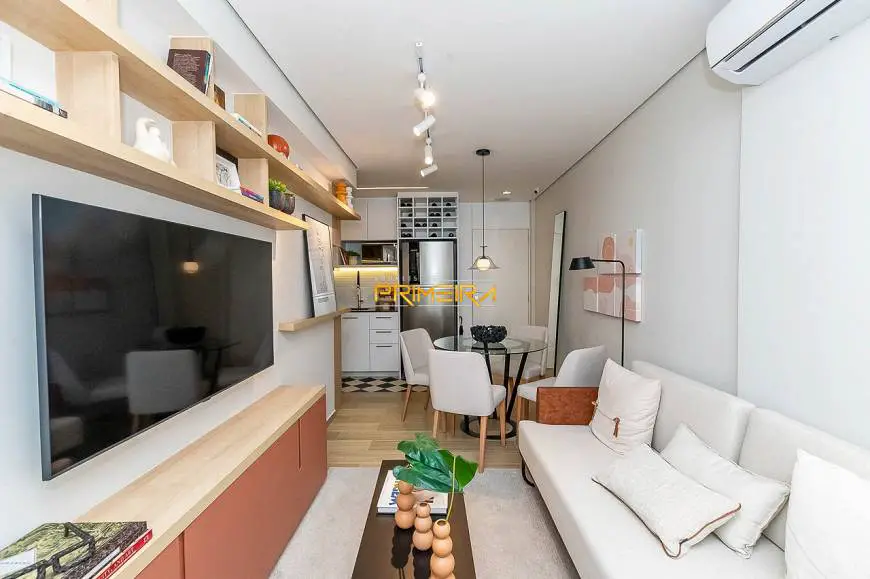 Foto 1 de Apartamento com 2 Quartos à venda, 46m² em Cristo Rei, Curitiba