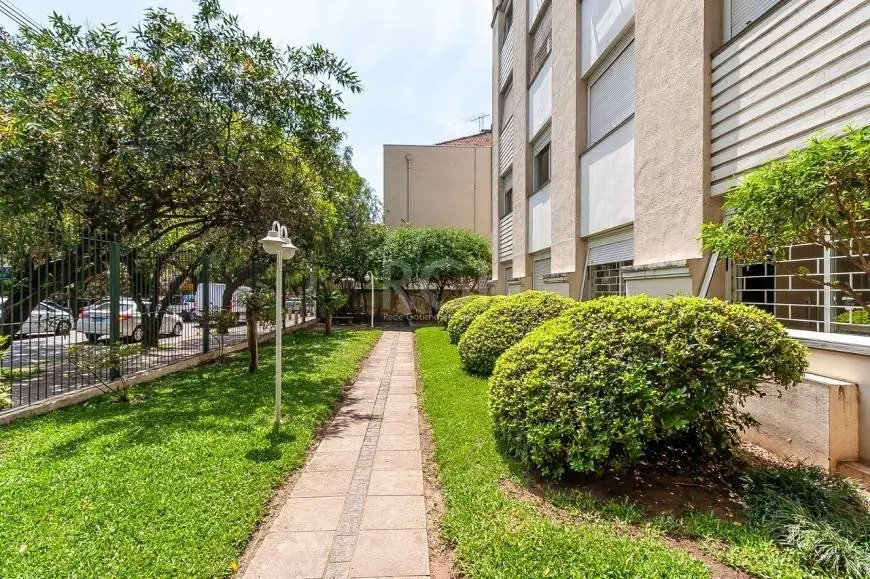 Foto 2 de Apartamento com 2 Quartos à venda, 60m² em Independência, Porto Alegre