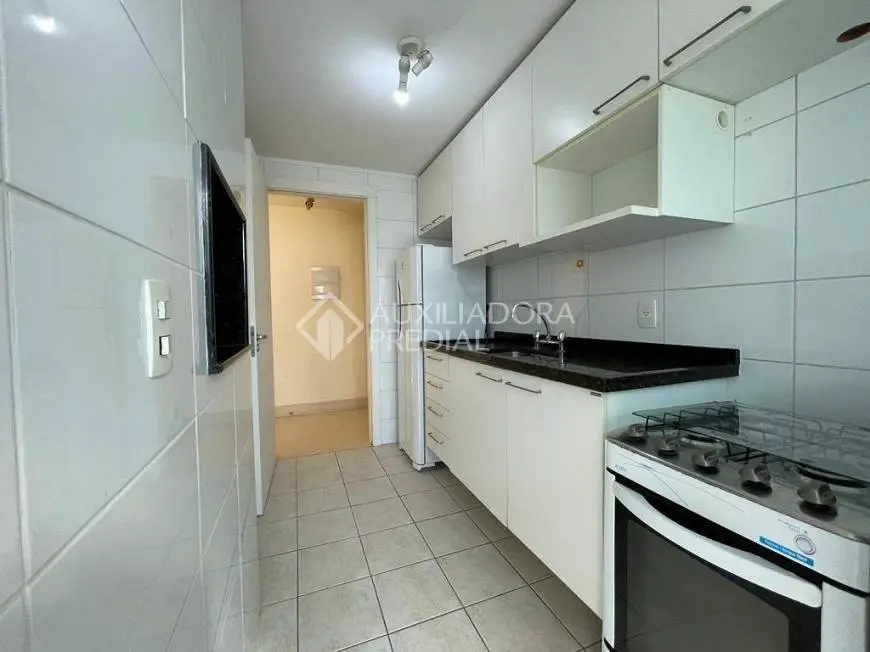 Foto 3 de Apartamento com 2 Quartos à venda, 65m² em Rio Branco, Porto Alegre