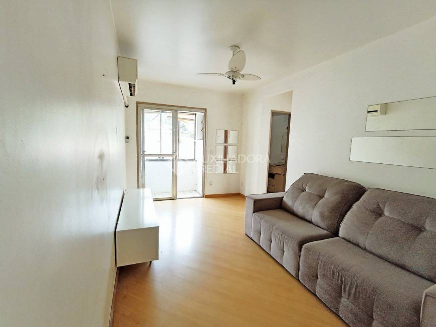 Foto 2 de Apartamento com 2 Quartos à venda, 52m² em Sarandi, Porto Alegre