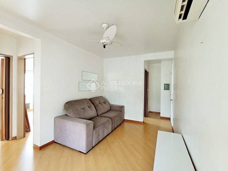 Foto 4 de Apartamento com 2 Quartos à venda, 52m² em Sarandi, Porto Alegre