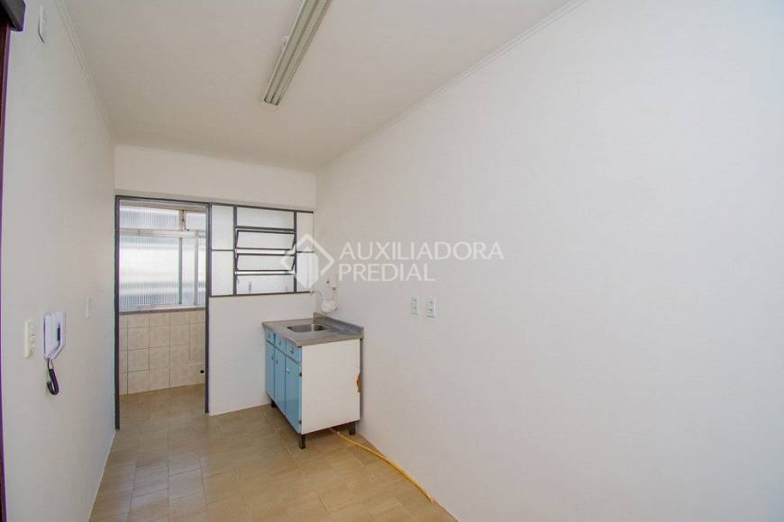 Foto 4 de Apartamento com 2 Quartos para alugar, 80m² em Vila Ipiranga, Porto Alegre