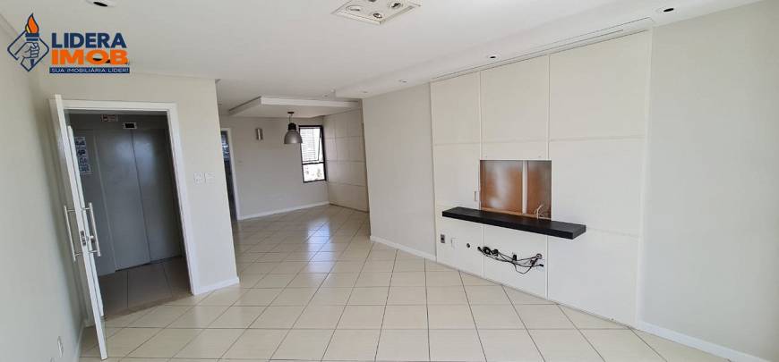 Foto 2 de Apartamento com 3 Quartos à venda, 120m² em Capuchinhos, Feira de Santana