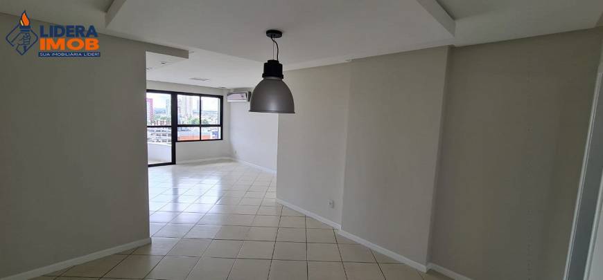 Foto 3 de Apartamento com 3 Quartos à venda, 120m² em Capuchinhos, Feira de Santana