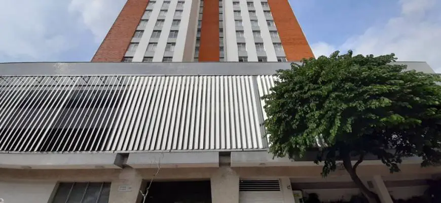 Foto 2 de Apartamento com 3 Quartos à venda, 240m² em Centro, Curitiba