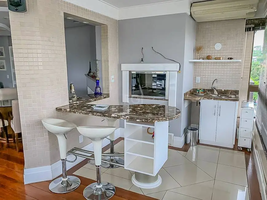 Foto 3 de Apartamento com 3 Quartos à venda, 133m² em Três Figueiras, Porto Alegre