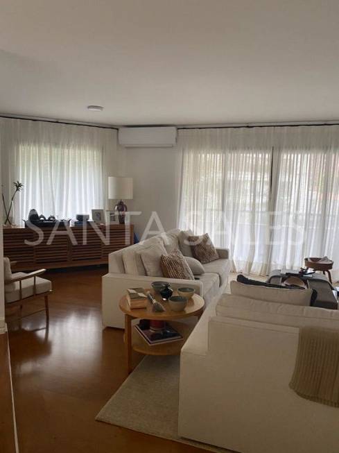 Foto 2 de Apartamento com 4 Quartos à venda, 205m² em Itaim Bibi, São Paulo