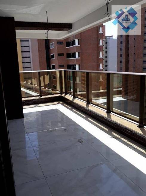 Foto 4 de Apartamento com 4 Quartos à venda, 235m² em Meireles, Fortaleza