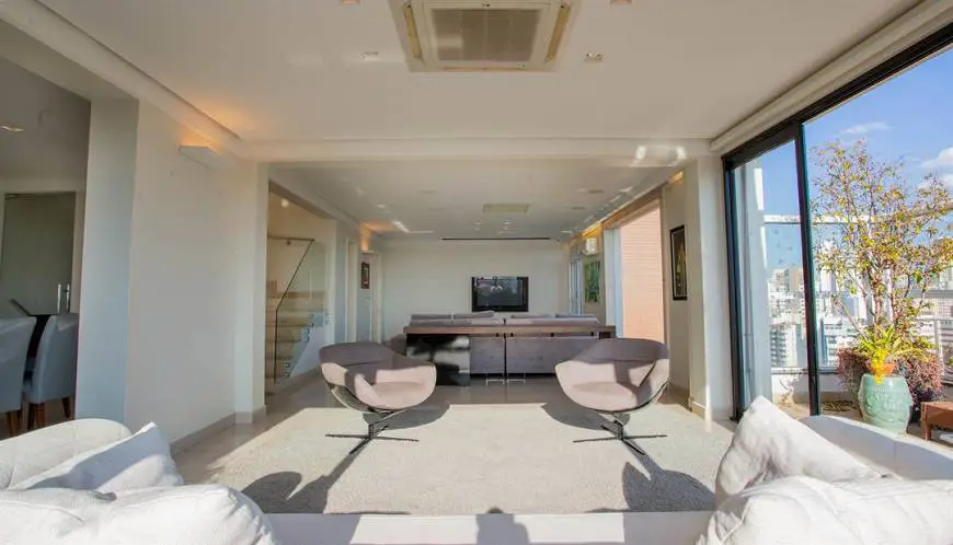 Foto 2 de Apartamento com 4 Quartos à venda, 330m² em Setor Oeste, Goiânia