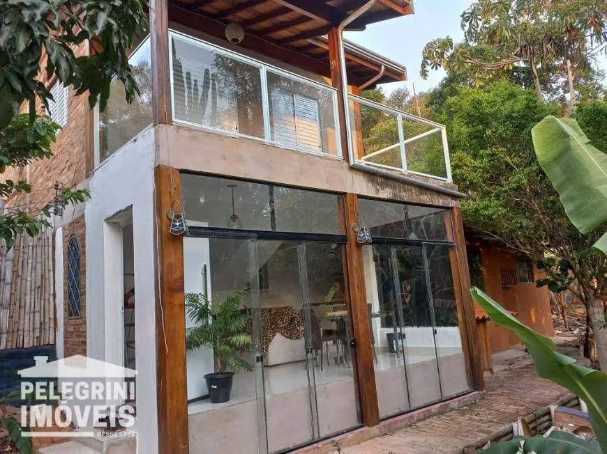 Foto 1 de Casa com 2 Quartos à venda, 300m² em Parque Valinhos, Valinhos