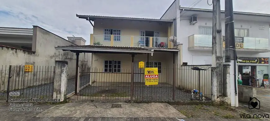 Foto 1 de Casa com 2 Quartos para alugar, 80m² em Vila Nova, Joinville