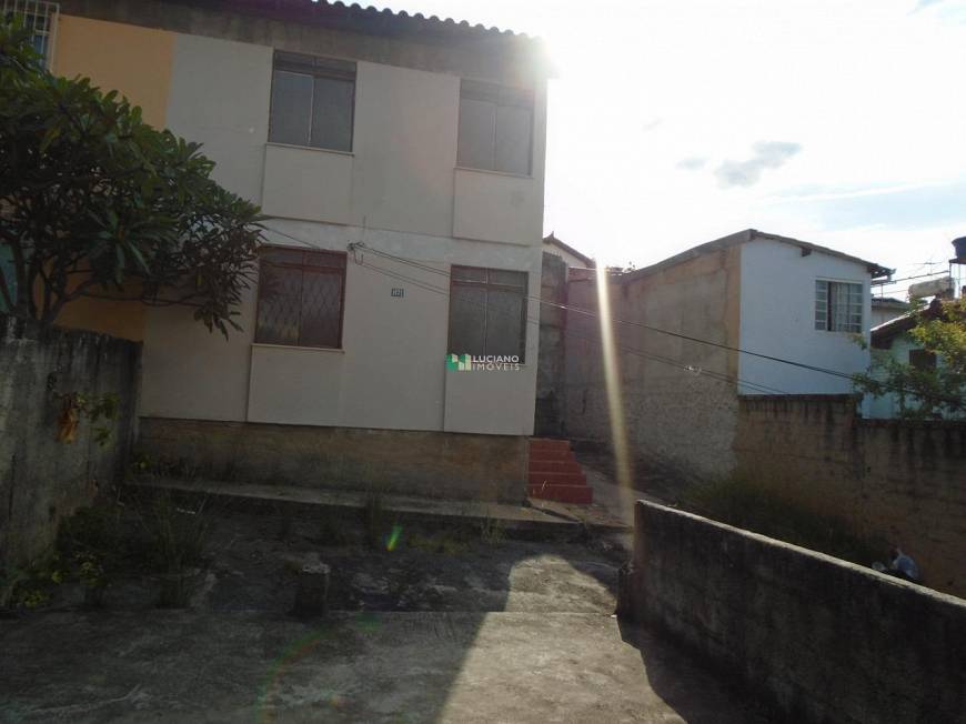 Foto 1 de Casa com 3 Quartos para alugar, 80m² em Santa Amélia, Belo Horizonte