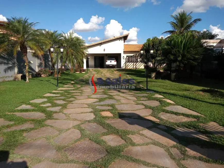 Foto 3 de Casa com 3 Quartos para alugar, 860m² em Setor Habitacional Vicente Pires, Brasília