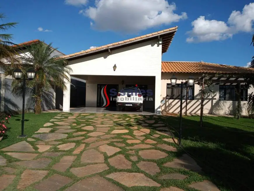 Foto 4 de Casa com 3 Quartos para alugar, 860m² em Setor Habitacional Vicente Pires, Brasília