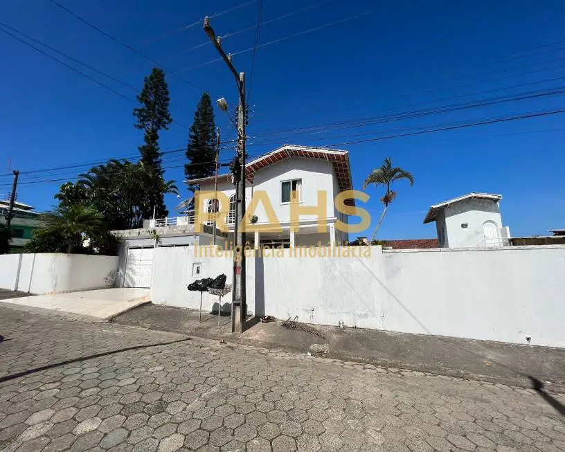 Foto 2 de Casa com 4 Quartos à venda, 381m² em Armação, Penha