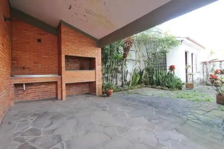 Foto 3 de Casa com 4 Quartos à venda, 200m² em Medianeira, Porto Alegre