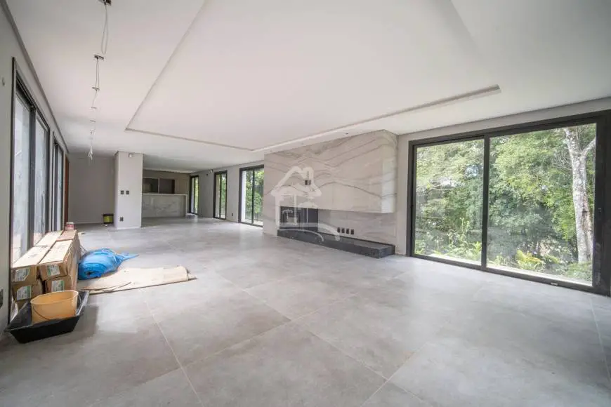 Foto 3 de Casa com 5 Quartos à venda, 520m² em Planalto, Gramado