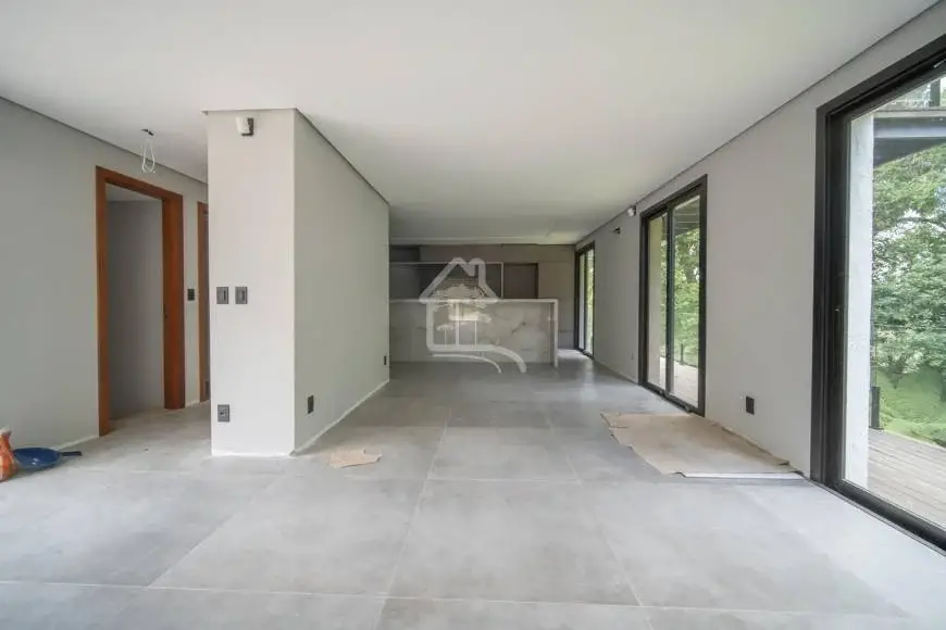 Foto 4 de Casa com 5 Quartos à venda, 520m² em Planalto, Gramado