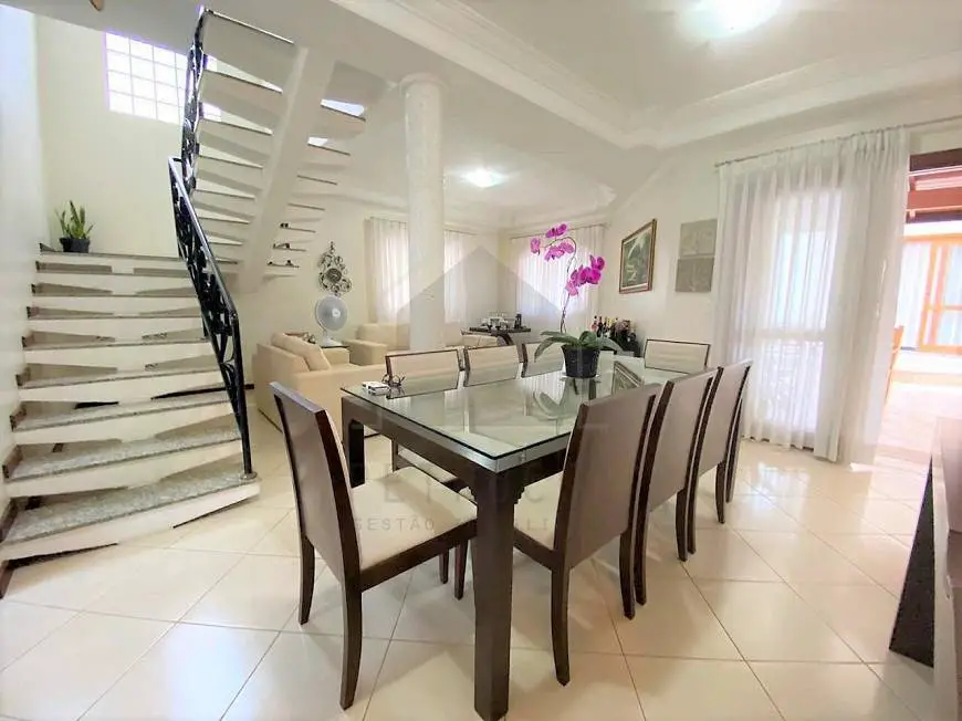 Foto 3 de Casa de Condomínio com 3 Quartos à venda, 298m² em Santa Cruz, Valinhos