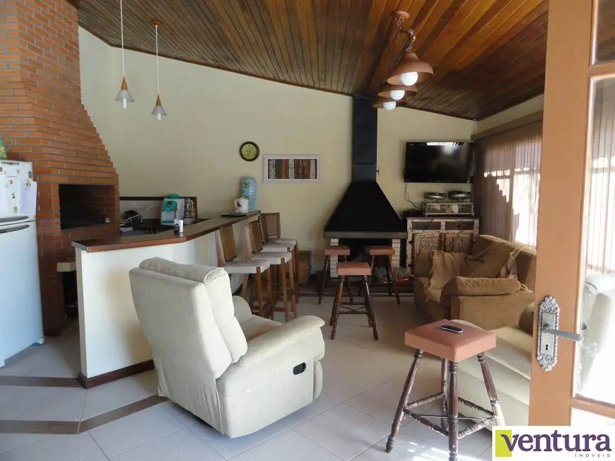 Foto 3 de Casa de Condomínio com 4 Quartos à venda, 331m² em Areal, Pelotas