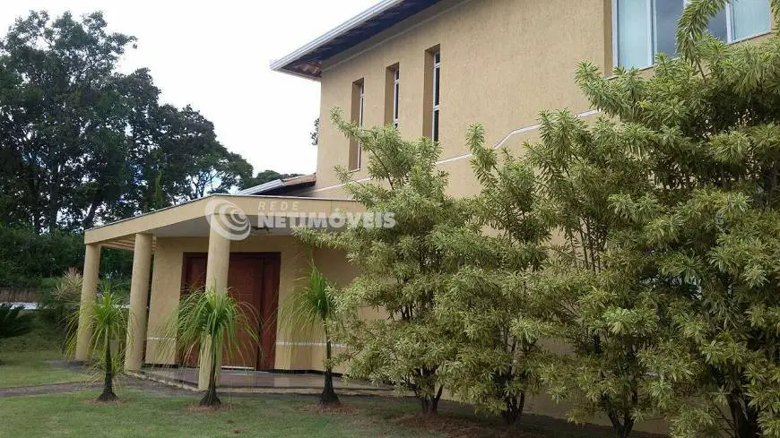 Foto 2 de Casa de Condomínio com 5 Quartos à venda, 570m² em Estância do Hibisco, Contagem