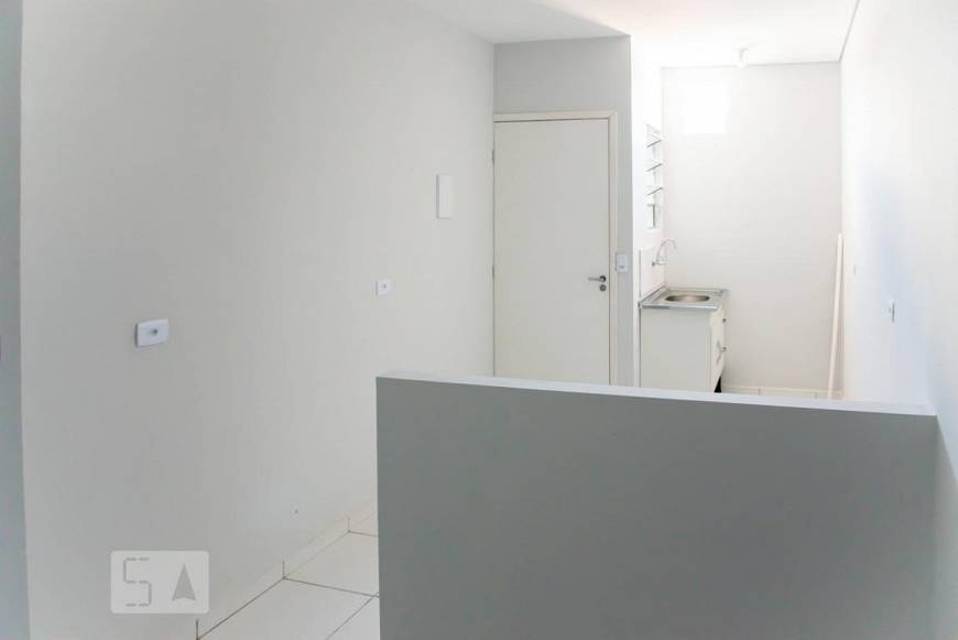 Foto 1 de Apartamento com 1 Quarto para alugar, 24m² em Sapopemba, São Paulo