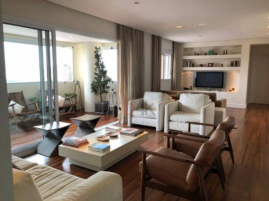 Foto 1 de Apartamento com 2 Quartos para alugar, 130m² em Brooklin, São Paulo