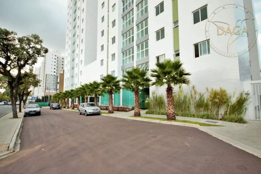 Foto 3 de Apartamento com 2 Quartos à venda, 51m² em Cabral, Curitiba