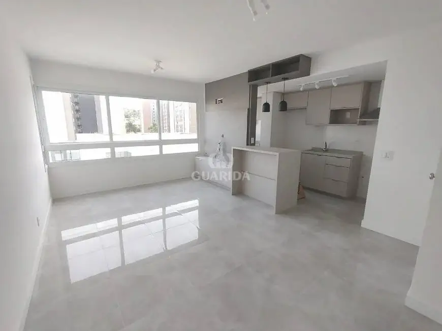 Foto 1 de Apartamento com 3 Quartos para alugar, 75m² em Menino Deus, Porto Alegre