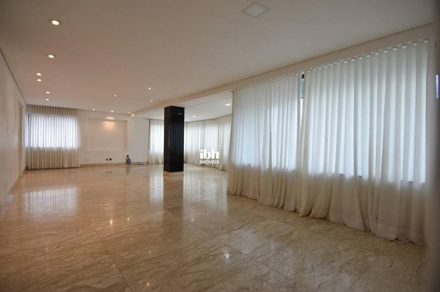 Foto 2 de Apartamento com 4 Quartos à venda, 208m² em Belvedere, Belo Horizonte