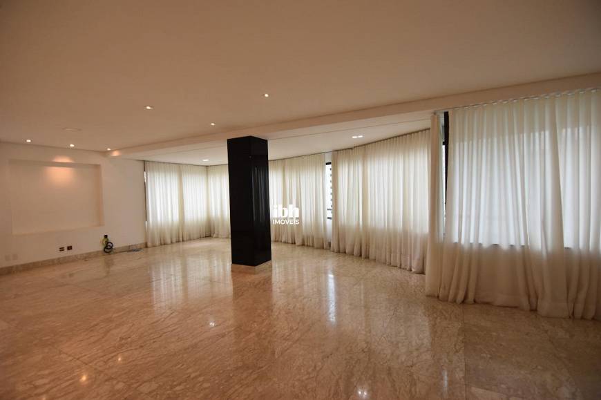 Foto 3 de Apartamento com 4 Quartos à venda, 208m² em Belvedere, Belo Horizonte