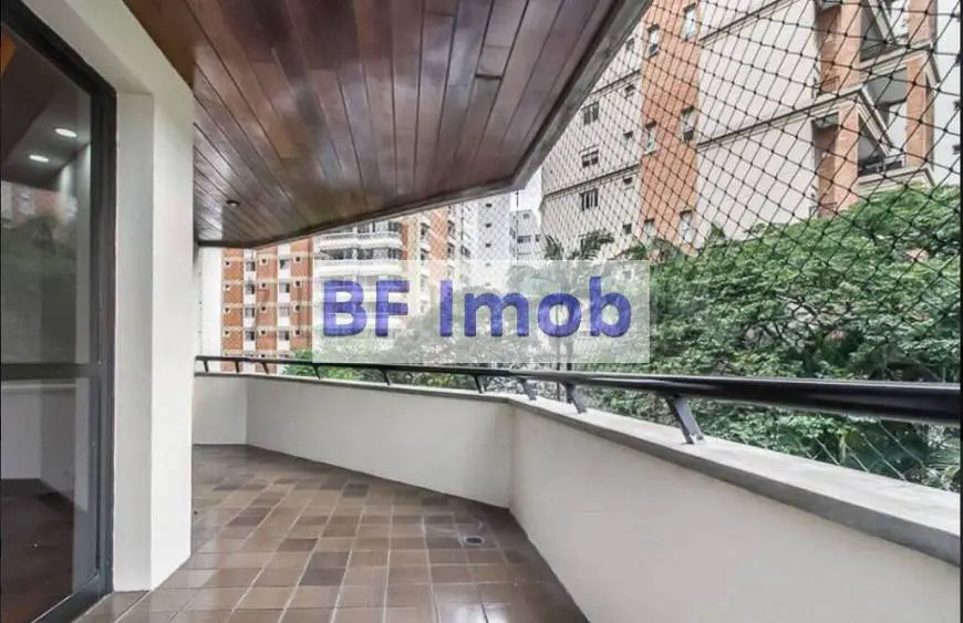 Foto 3 de Apartamento com 4 Quartos para venda ou aluguel, 370m² em Pacaembu, São Paulo