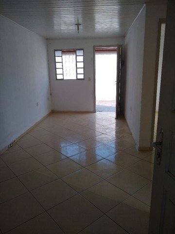 Foto 5 de Casa com 2 Quartos para alugar, 48m² em Guaraituba, Colombo