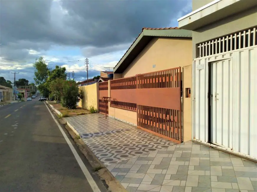 Foto 2 de Casa com 2 Quartos para alugar, 200m² em Ponte Nova, Várzea Grande