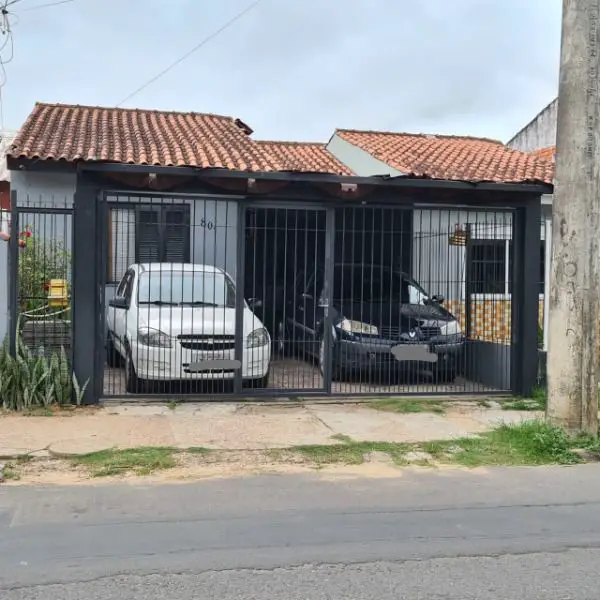 Foto 2 de Casa com 2 Quartos à venda, 120m² em Restinga, Porto Alegre