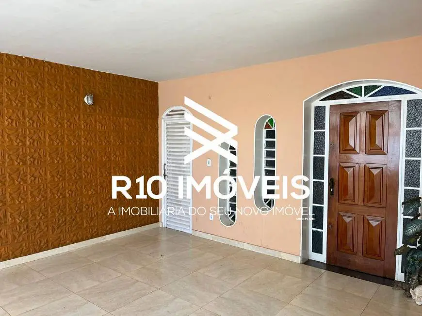 Foto 1 de Casa com 3 Quartos para alugar, 230m² em Nossa Senhora Aparecida, Uberlândia