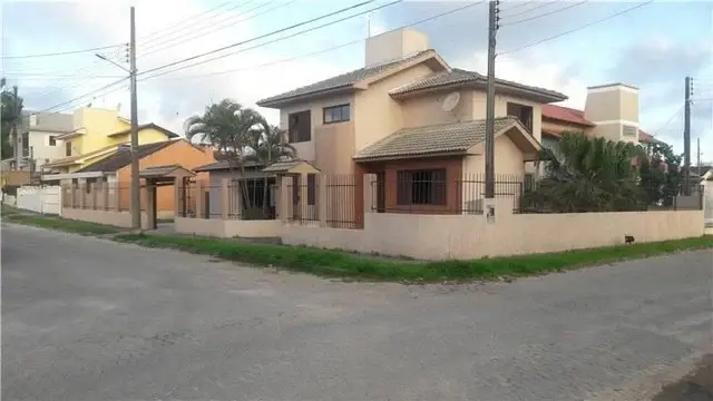 Foto 1 de Casa com 3 Quartos à venda, 195m² em Urussanguinha, Araranguá