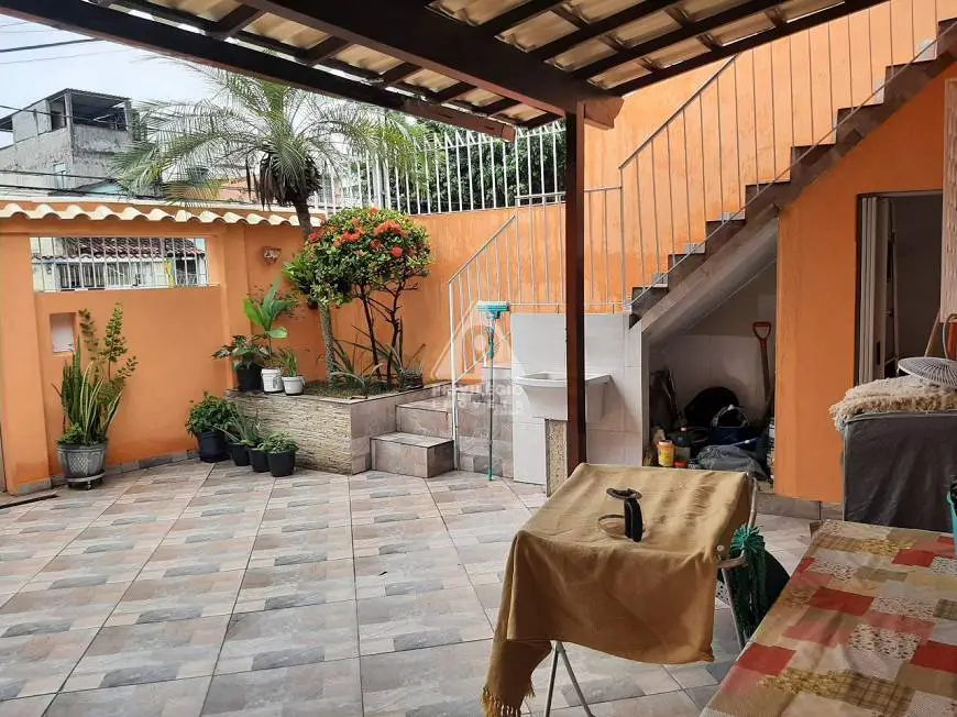Foto 1 de Casa com 4 Quartos à venda, 160m² em Bento Ribeiro, Rio de Janeiro