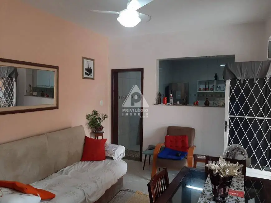 Foto 3 de Casa com 4 Quartos à venda, 160m² em Bento Ribeiro, Rio de Janeiro