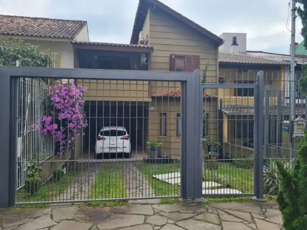 Foto 1 de Casa com 4 Quartos à venda, 226m² em Ipanema, Porto Alegre