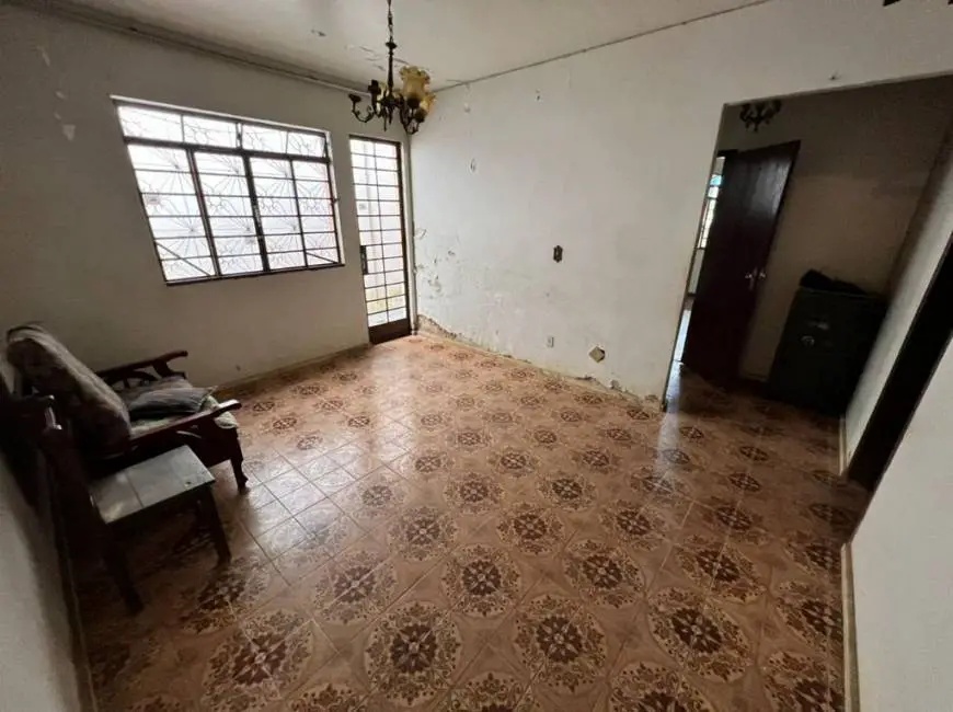 Foto 1 de Casa com 5 Quartos à venda, 310m² em Castelo, Belo Horizonte