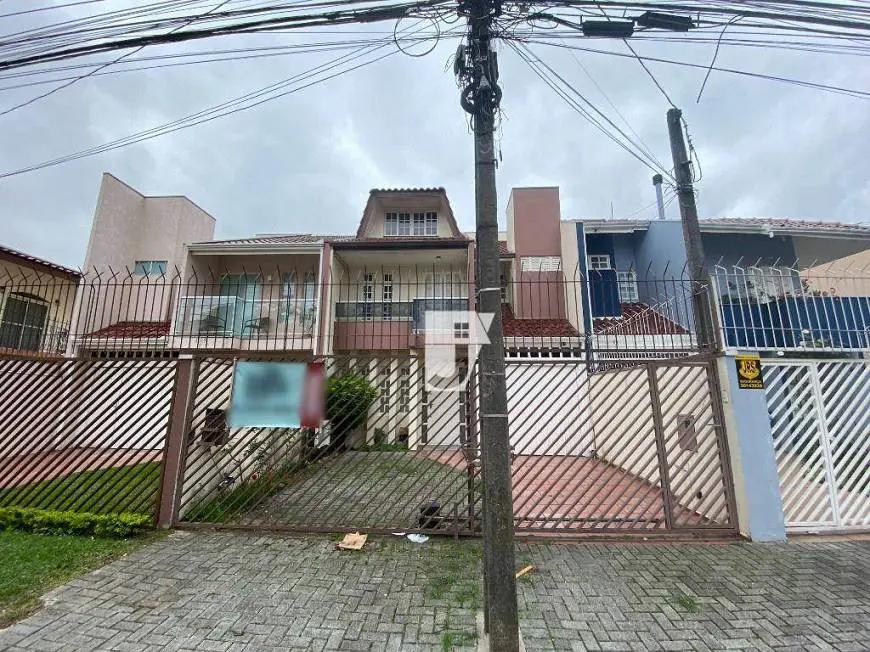 Foto 2 de Sobrado com 4 Quartos para alugar, 220m² em Jardim das Américas, Curitiba