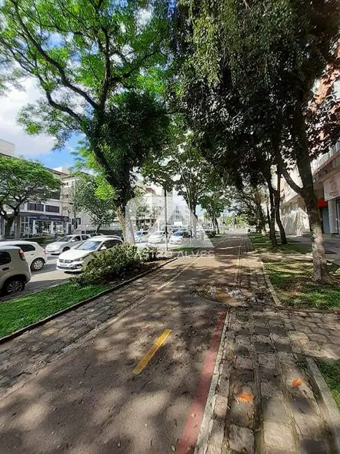 Foto 2 de Apartamento com 2 Quartos à venda, 72m² em Água Verde, Curitiba