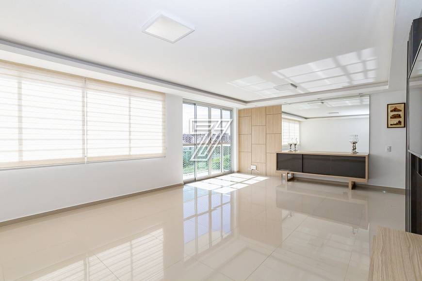 Foto 3 de Apartamento com 3 Quartos à venda, 140m² em Água Verde, Curitiba