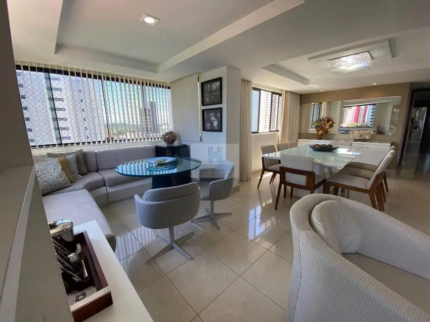 Foto 2 de Apartamento com 3 Quartos à venda, 234m² em Candelária, Natal