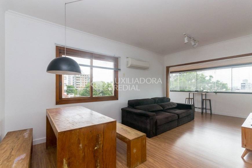 Foto 2 de Apartamento com 3 Quartos para alugar, 101m² em Petrópolis, Porto Alegre