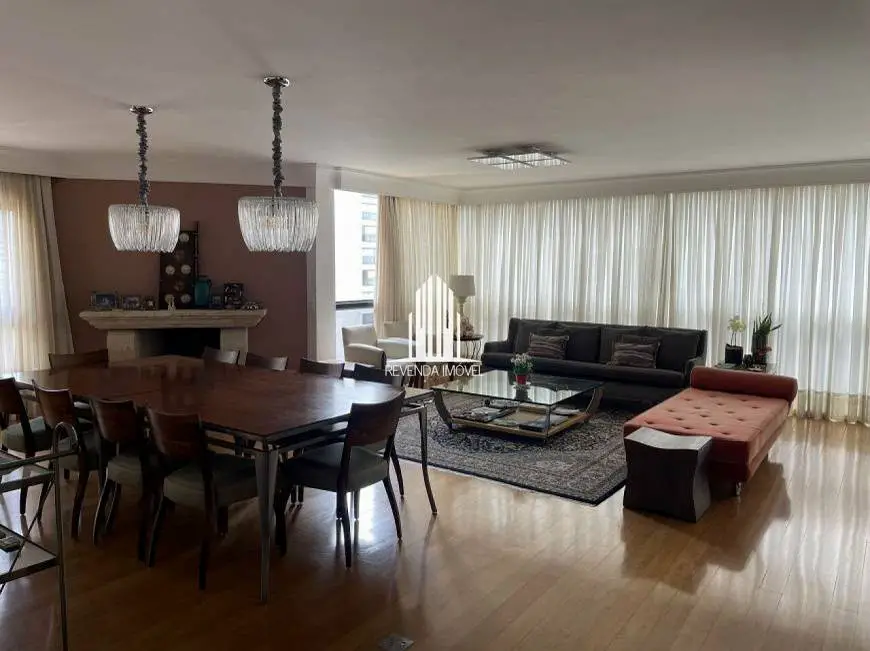 Foto 1 de Apartamento com 3 Quartos à venda, 250m² em Vila Suzana, São Paulo