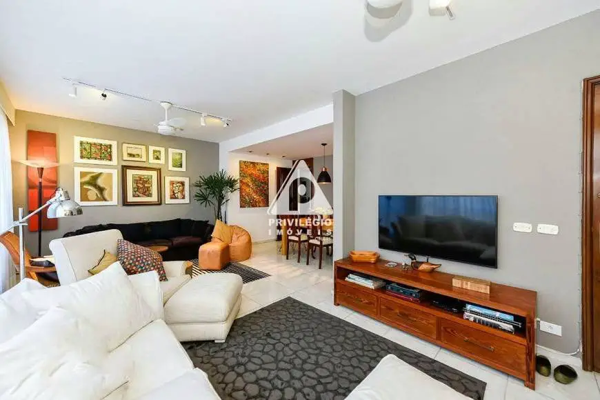 Foto 3 de Apartamento com 4 Quartos à venda, 135m² em Leblon, Rio de Janeiro