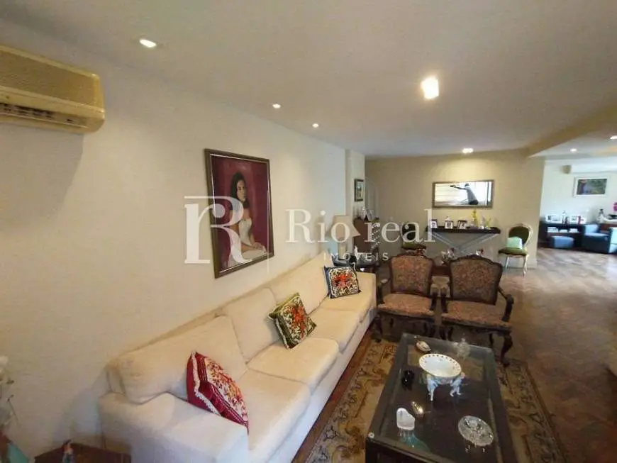 Foto 3 de Apartamento com 4 Quartos à venda, 200m² em Leblon, Rio de Janeiro